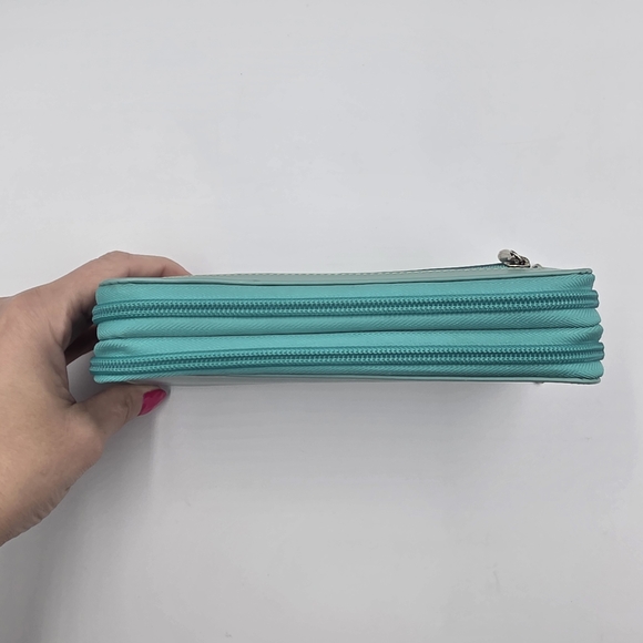 Elegant Mint Green Women's Wallet - Picture 3 of 11